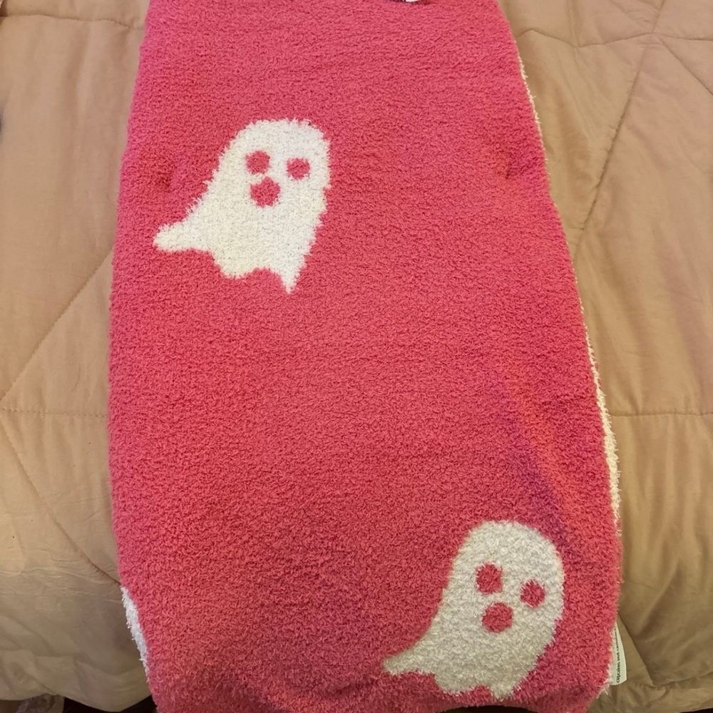COPY - Pink ghost blanket